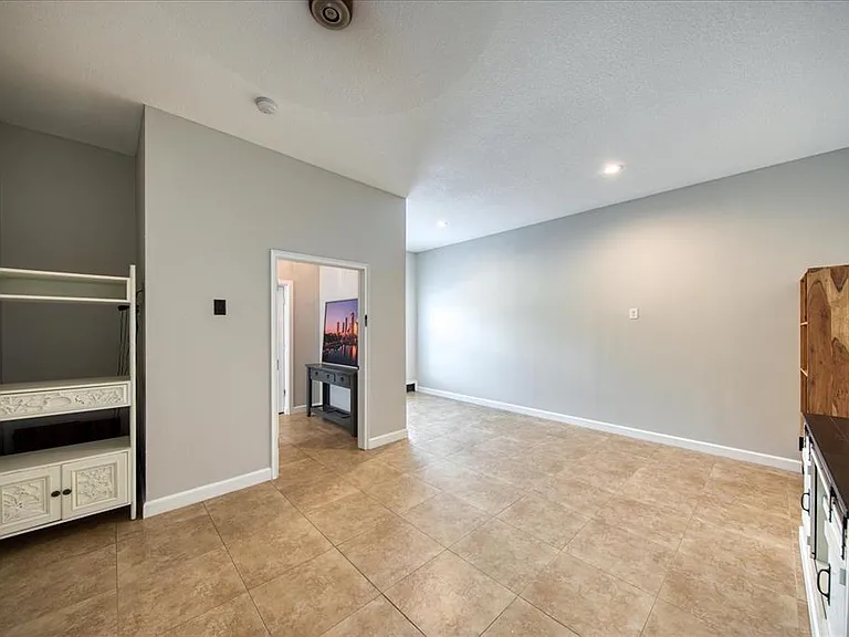 708 S 22nd St — Photo 12