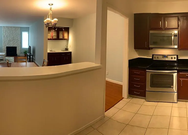 1262 S Barrington Ave #203 — Photo 10
