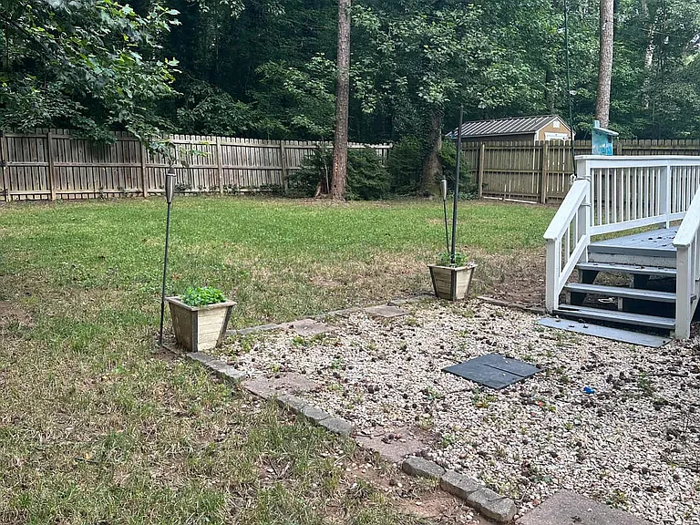 1319 Lockett Ridge Rd — Photo 2