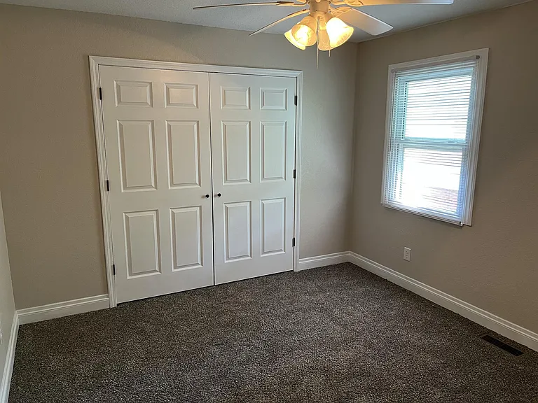 164 Biggs St — Photo 4