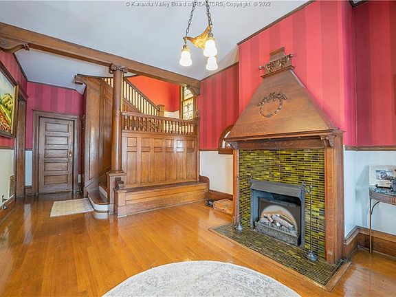 4th image of 1333 Virginia St E