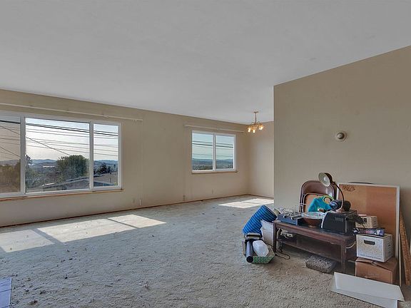 4th image of 6251 Arlington Blvd
