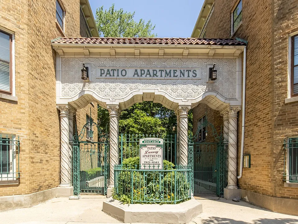 1623 W Thome Ave #3