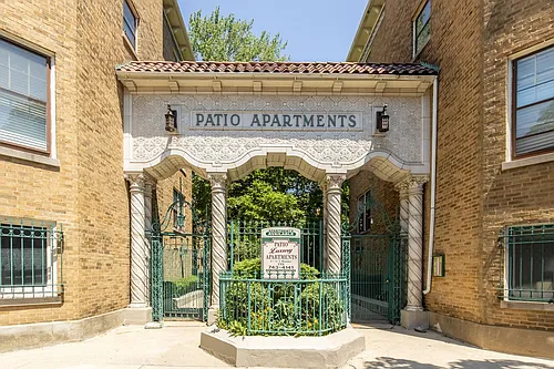 One Bed/One bath in Beautiful Edgewater ~ Heat Included Photo 1