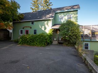 26 Water St, Castine, ME 04421