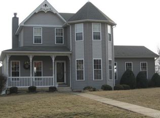 201 Hummingbird Ln, Hannibal, MO 63401