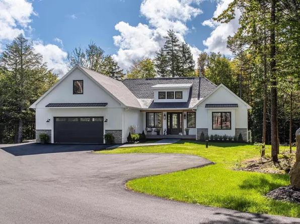403 Heddas Way, Halifax, NS B2T 0M4