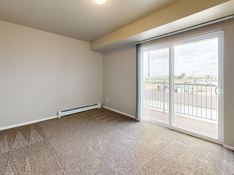 Custer Crossing Apartments — Photo 8