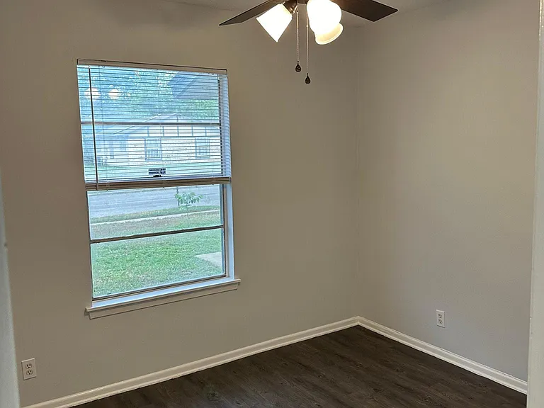 7211 Westglade Dr — Photo 19