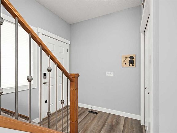 3rd image of 102 SE Morningside Point SW