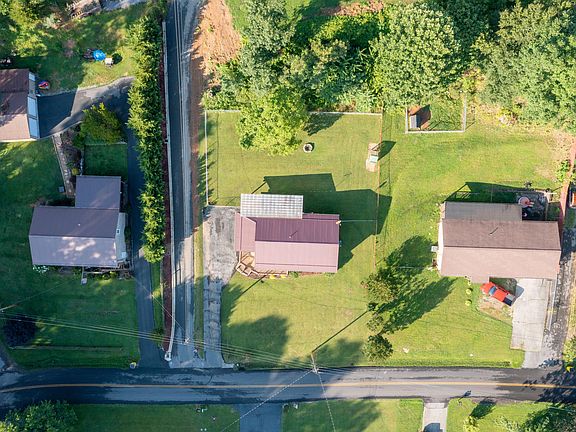 2nd image of 1828 Forest View Dr