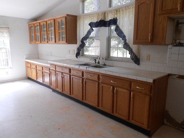 2nd image of 575 Kenneth Hilburn Cir