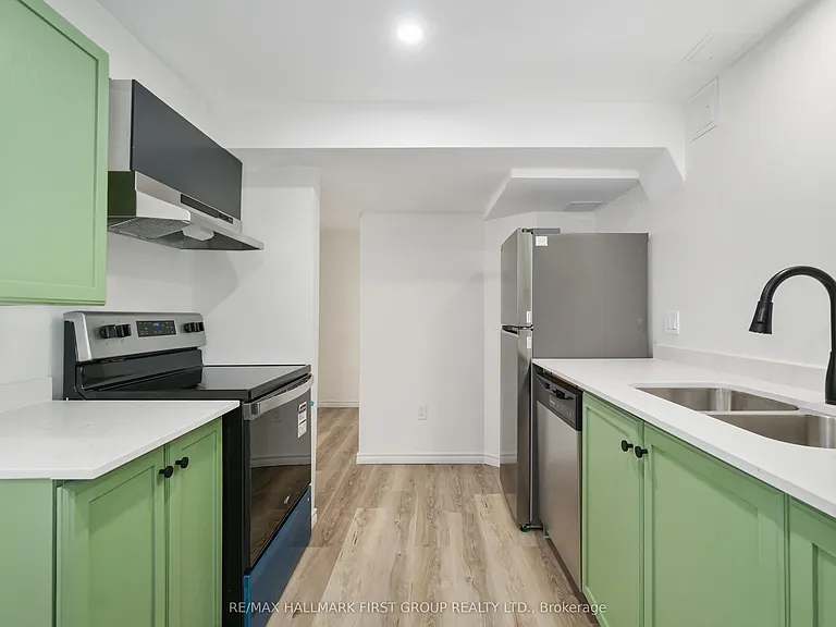 660 Mackechnie Cres #LOWER — Photo 20