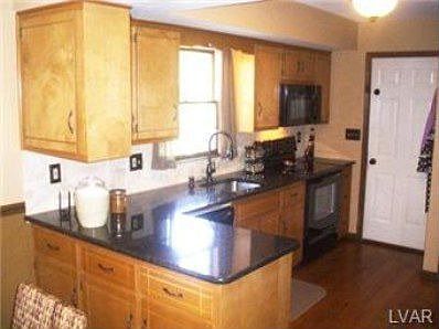 5th image of 587 Coventry Ct
