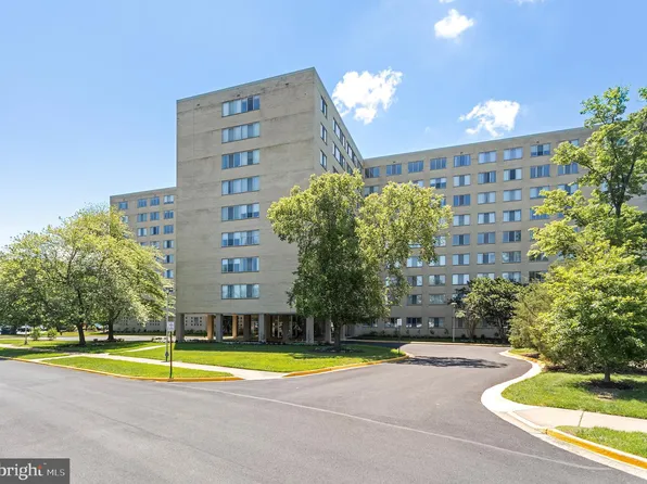 6621 Wakefield Dr APT 620, Alexandria, VA 22307