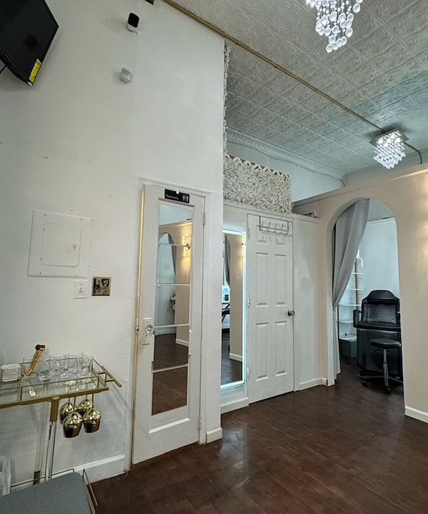 1st image of 24602 Jericho Tpke Floor 1
