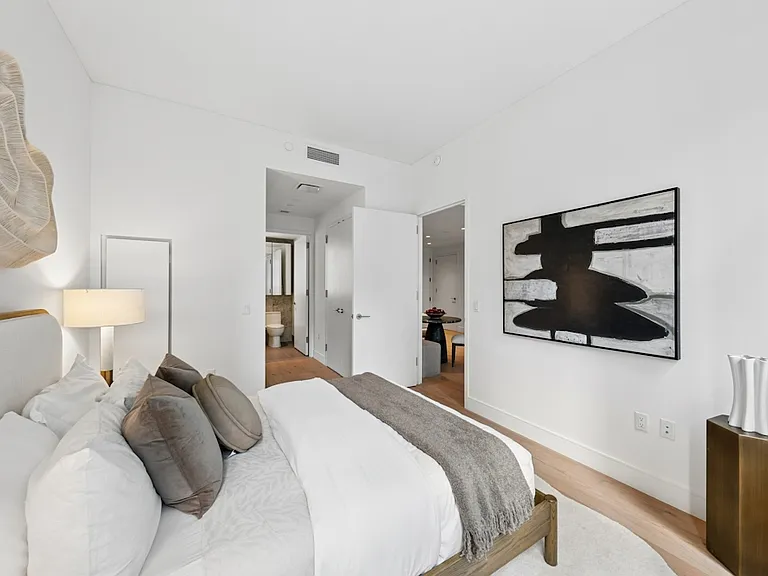 312 W 43rd St #7C — Photo 11