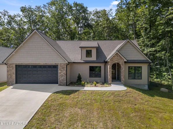 107 Leinster Ln, Crossville, TN 38558