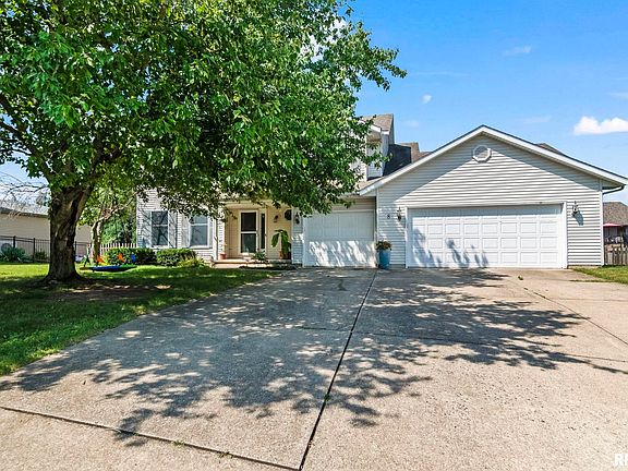 3rd image of 8 Abbey Ct