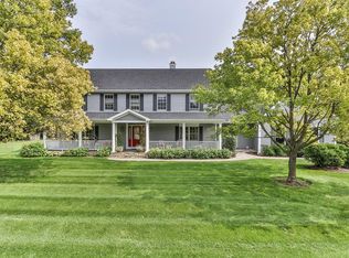 28246 Schooner Ln, Lake Barrington, IL 60010