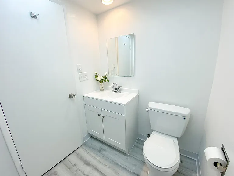 upstairs full bath