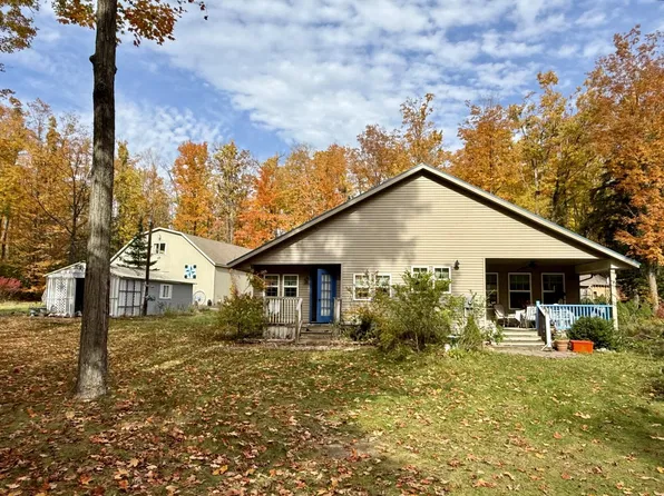 1542 Mastej Dr, Grayling, MI 49738