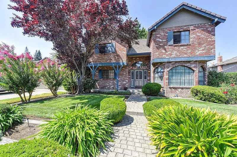 10 Mark River Ct photo 1
