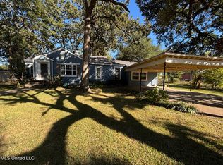 811 Oakwood Dr, Clinton, MS 39056
