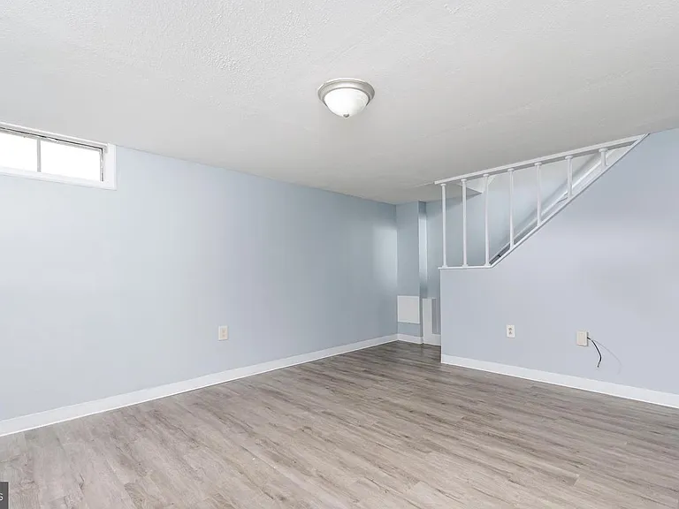 2020 Dineen Dr — Photo 7