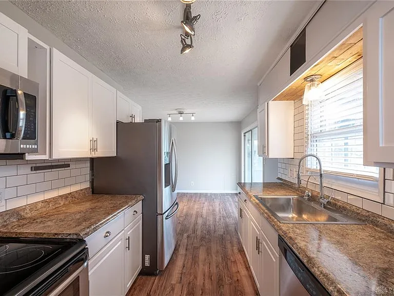 2833 Nacoma Pl — Photo 6