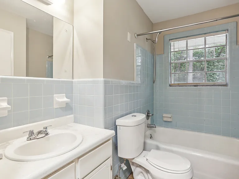 3319 Charlotte Cir SE — Photo 24