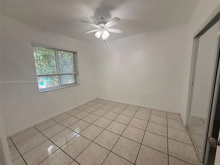 1860 SW 22nd St #11 — Photo 12