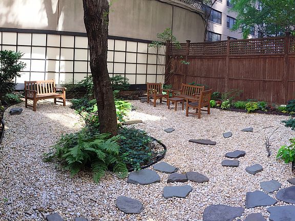 2nd image of 130 W 67th St APT 19G