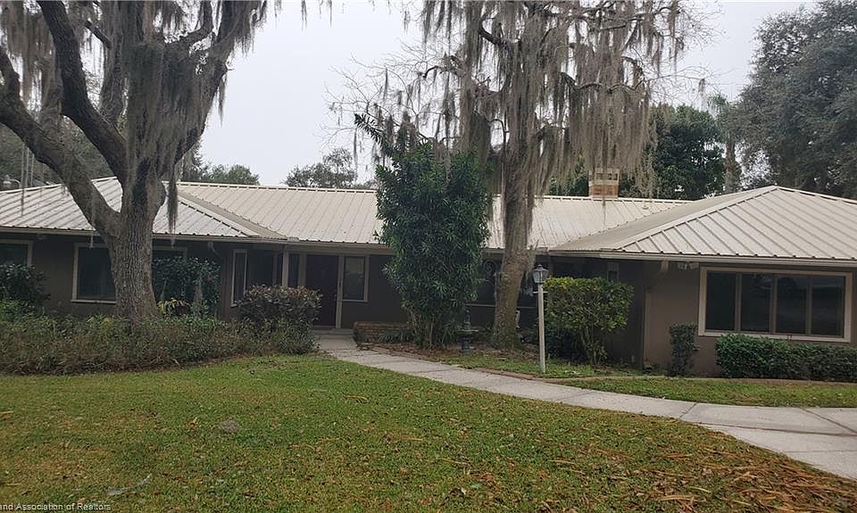 1st image of 2851 Lakeview Dr