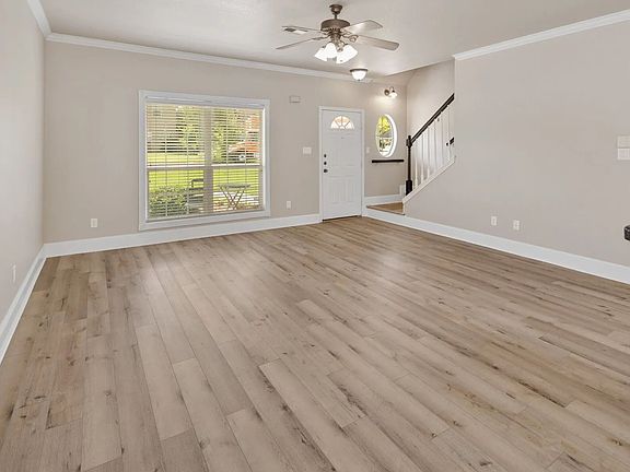 4th image of 1025 Harrington Ave