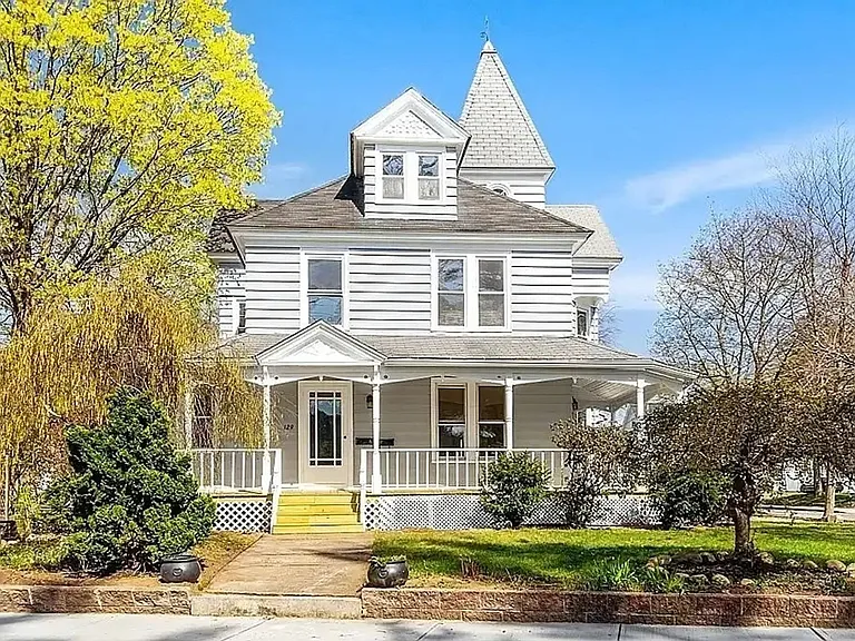 129 Union St — Photo 1