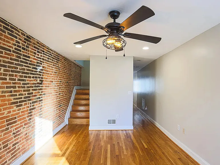 1737 Olive St — Photo 4