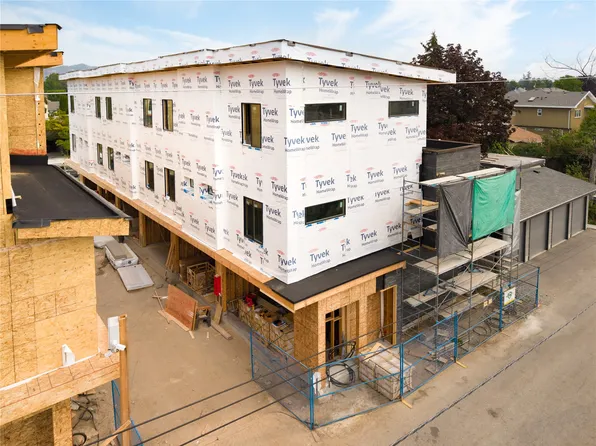 743 Morrison Ave #6, Kelowna, BC V1Y 5E6