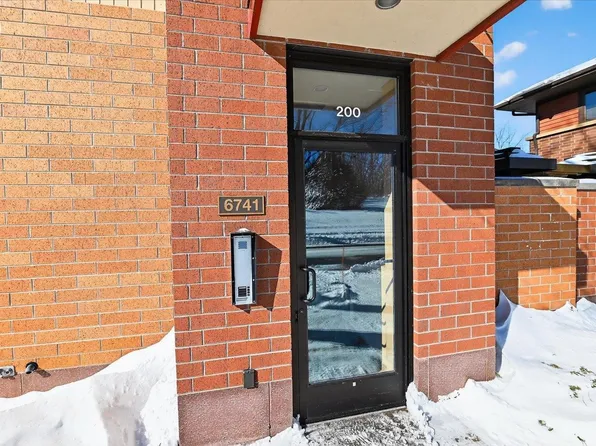 6741 Frank Lloyd Wright Ave Unit 200, Middleton, WI 53562