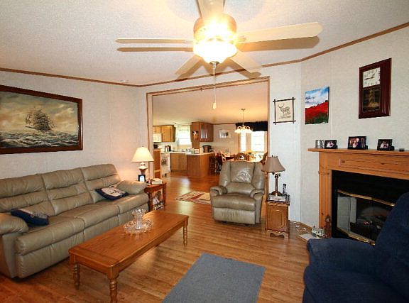 4th image of 533 Longwood Dr