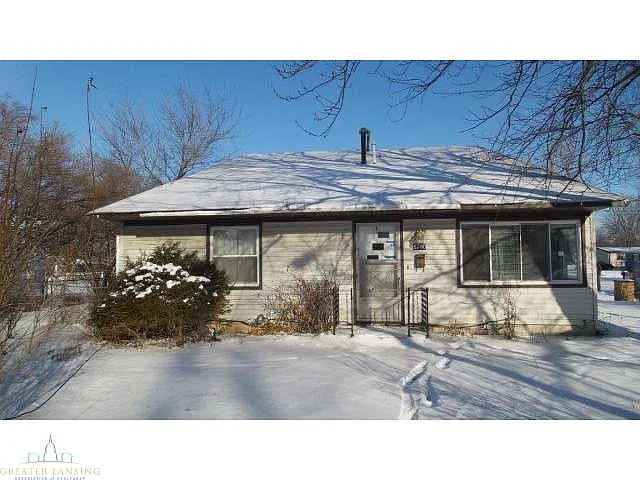 1700 W Stewart St photo 1