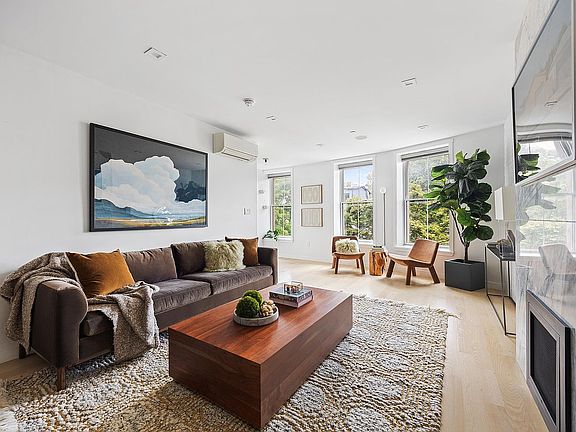 5th image of 572 Saint Marks Ave Floor 3