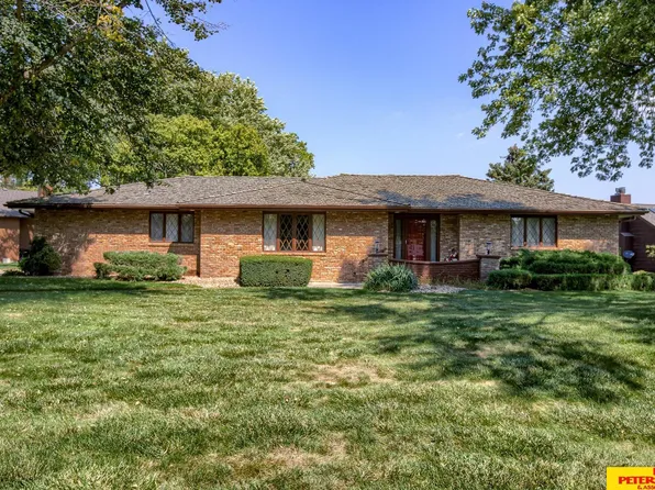5149 Ventura Dr, Fremont, NE 68025