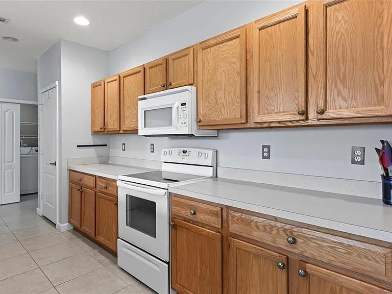 2601 Creekside Dr — Photo 8