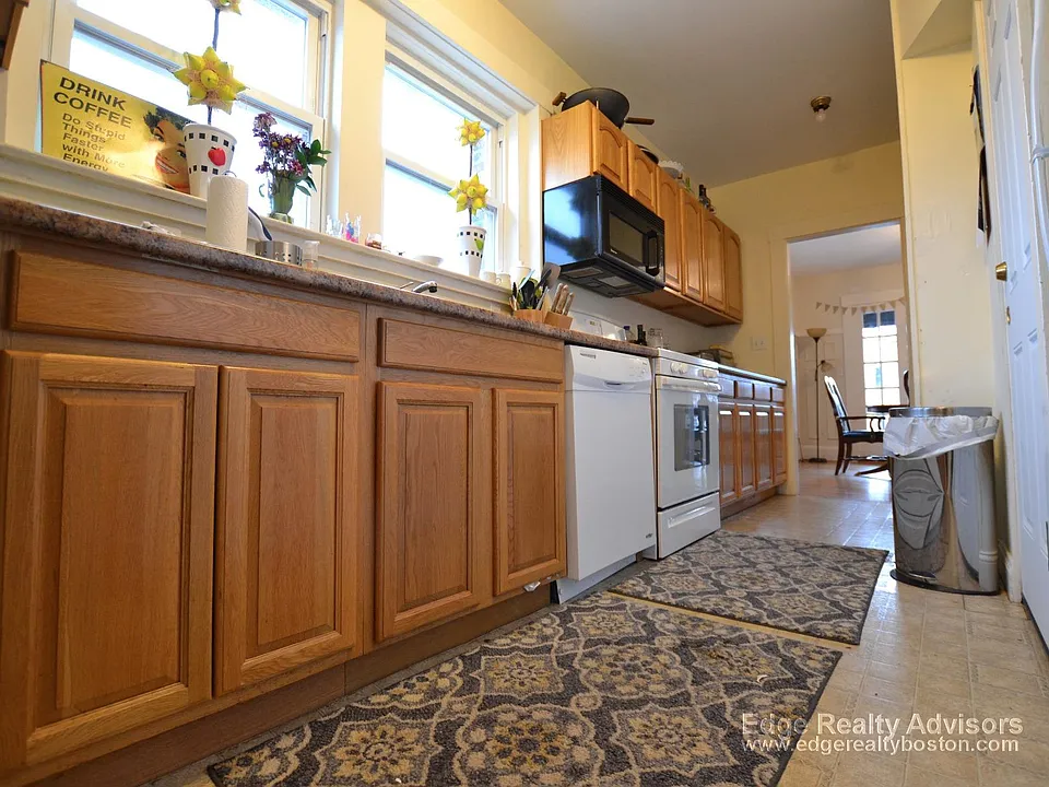 209 Chestnut Hill Ave #2