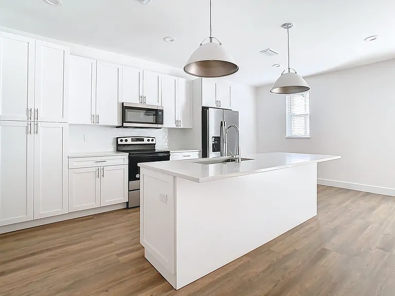 6235 S Manhattan Ave #8 — Photo 13