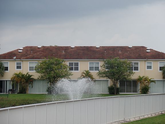 2nd image of 983 Pipers Cay Dr