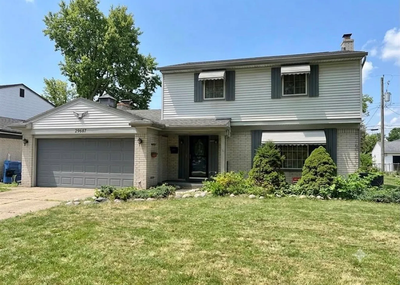 4 bed, 1.5 bath, 1585 sqft, $2,450 — Photo 1