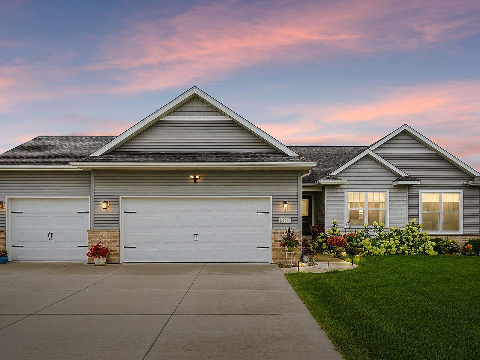 1st image of 1807 Waxwing Way