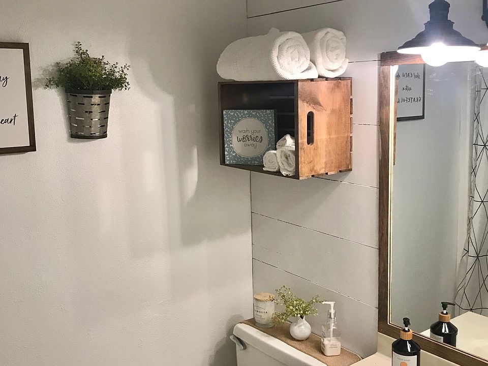 Basement full bath 